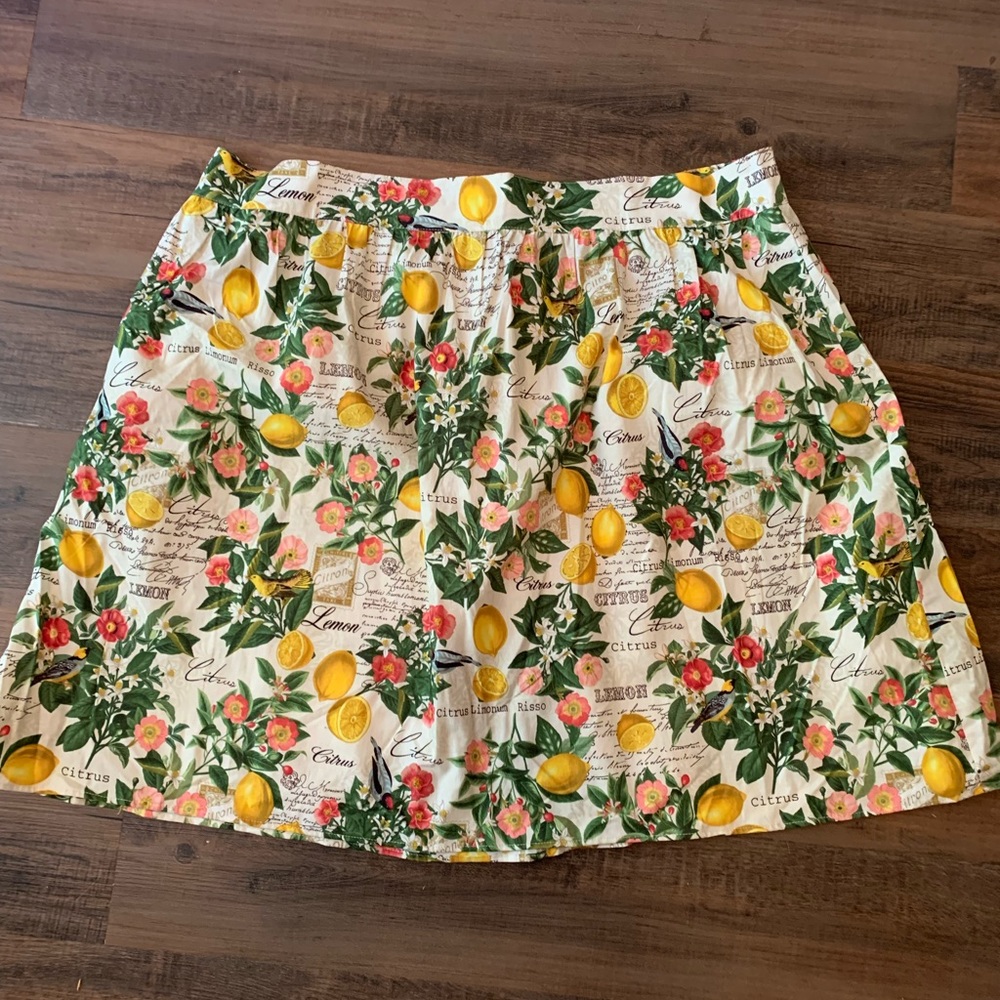 Modcloth Retrolicious brand floral and lemon skirt
